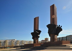 Мемориальный комплекс на Площади Памяти в Новом Уренгое