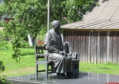 Памятник матери Юрия Гагарина Анне Тимофеевне