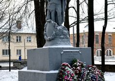 Аллея Героев с памятниками героев в Велиже Смоленской области.