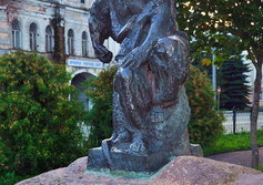 Памятник Бурлаку