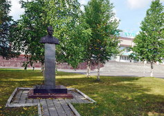 Памятник геологу С.А.Дюсуше в Усинске