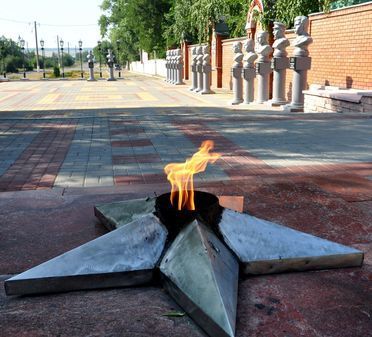 Аллея Славы и вечный огонь в городе Лиски