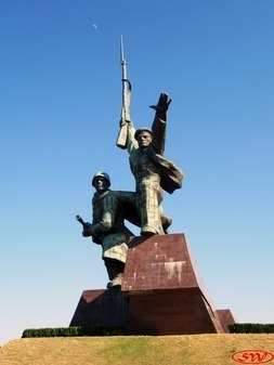 Памятник Солдату и Матросу