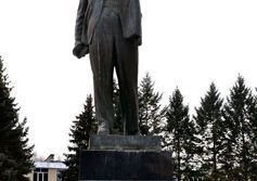 Памятник В.И. Ленину с улетевшей птичкой в Наро-Фоминске Московской губернии