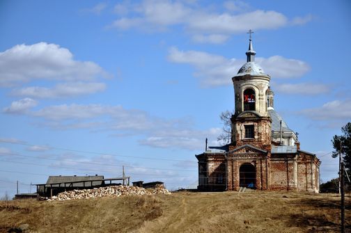 Храм во имя Рождества Пресвятой Богородицы в Краснополье Свердловской области