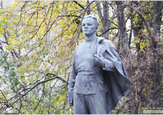 Памятник В. Ульянову (Ленину) – студенту