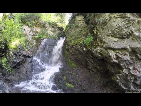 Черемшанский водопад на Алтае 
