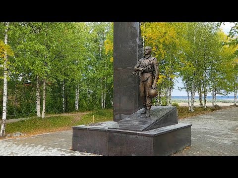 Обновленный памятник воинам-интернационалистам "Бронзовый солдат" в Печоре.