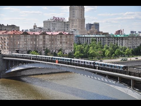 Смоленский метромост в Москве