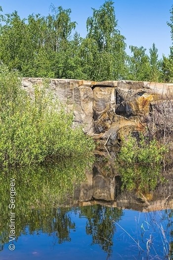 Small 0005981481 1 1