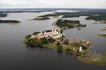 Small         2010 172