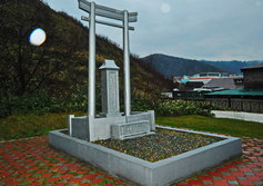 Памятник жертвам авиарейса  KAL-007 от 01-09-1983 в Невельске Сахалинской области
