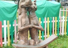 Памятник "Собака и кошка" в Сортавале республики Карелия