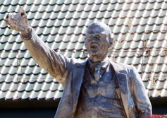 Памятник Ленину на площади Ленина в Азове