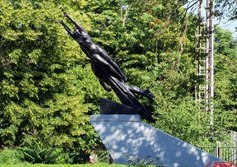 «Покорителям космоса»