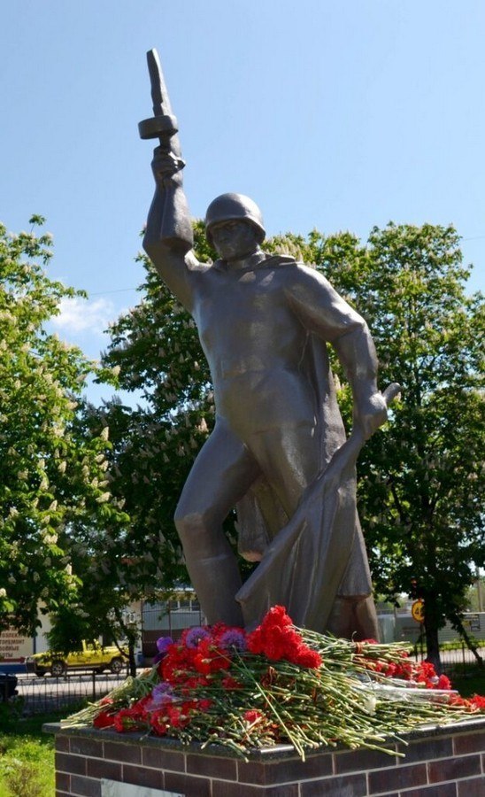 Памятник Советскому солдату-победителю (Ростовская область) - Отзывы ...