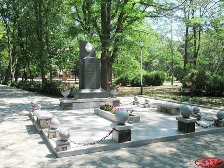 Памятник на могиле И.М. Поддубного