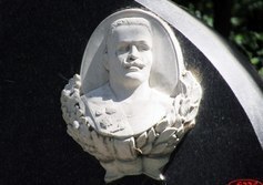 Памятник на могиле И.М. Поддубного