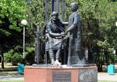 Памятник Петру и Февронии Муромским