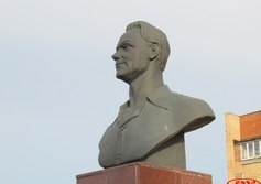 Бюст С.Д. Столярова