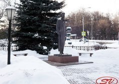 Памятник А.П. Чехову (у музея писем)