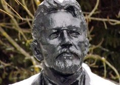 Памятник А.П. Чехову (в сквере Чехова)