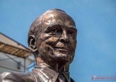 Бюст В.С. Ланового