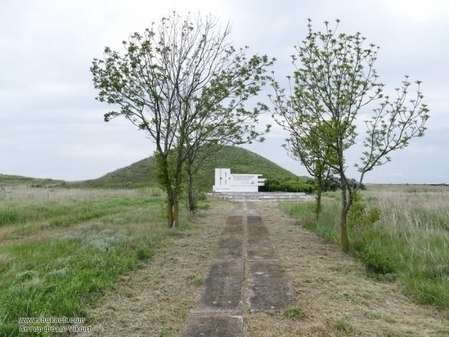 Высота Шумского – памятник 18 десантникам