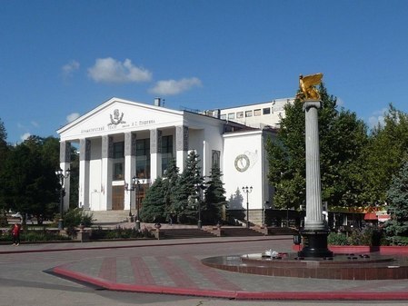 Стела «Керчь – город-герой»