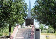 Памятный знак в честь воинов-односельчан в селе Заветное