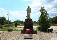 Мемориальное воинское кладбище в селе Заветное