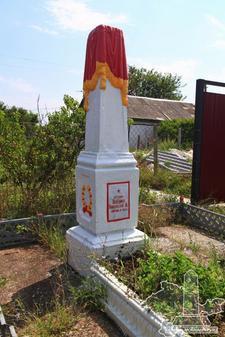 Братская могила советских воинов в Калиновке