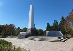Памятник в честь воинов-односельчан в Ленино
