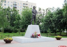 Памятник Виктору Цою в Санкт-Петербурге
