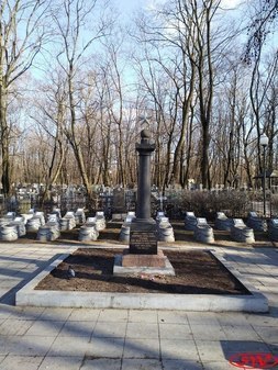 Братское воинское захоронение № 1 на Красненьком кладбище Санкт-Петербурга