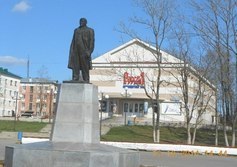 Памятник Ленину в Долинске