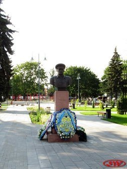 Бюст В.Ф. Маргелова в Бронницах