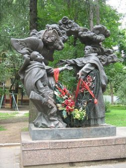 Монумент работникам завода силикатного кирпича и жителям посёлка Строитель