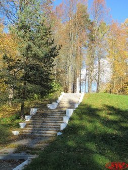 Памятный знак на рубеже обороны в Солнечном