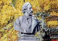 Бюст И.Е. Репина в Репино