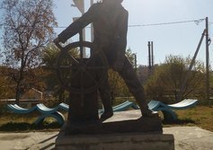  Скульптура рыбака в Находке, Приморский край