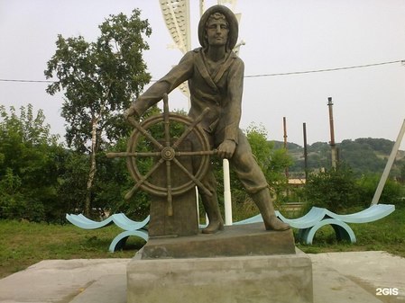  Скульптура рыбака в Находке, Приморский край