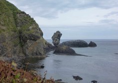 Загадочная бухта "Ловушка" и уникальный кекур Рюмка на Итурупе в Сахалинской области