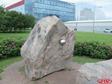 Камень дружбы между Петербургом и Хельсинки