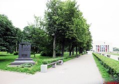 "Санкт-Петербургу от Урала"