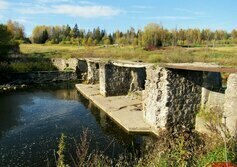 Руины Устьевской ГЭС на реке Вруда