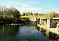 Руины Устьевской ГЭС на реке Вруда