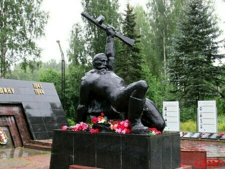 Памятник павшим в боях за Родину