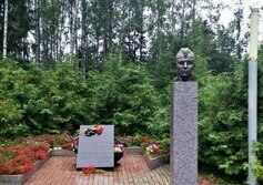 Памятник П.А. Тикиляйнену