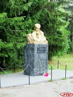 Памятник Н.Ф. Кайманову